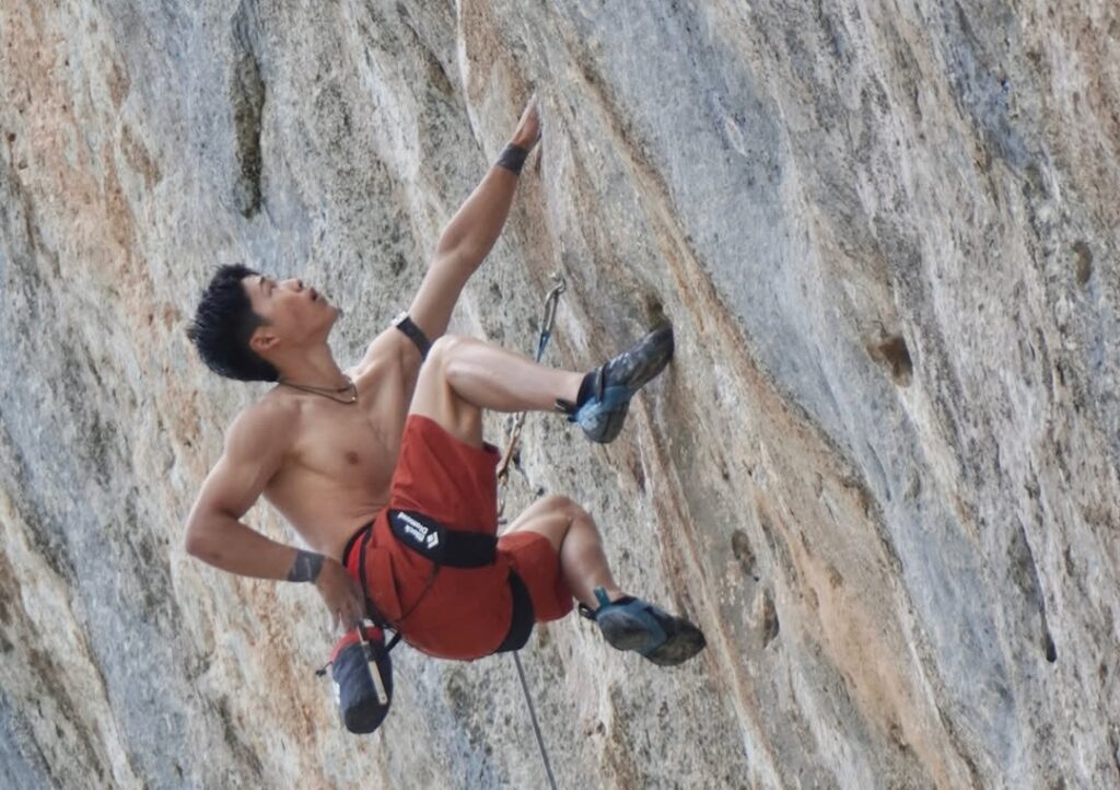 Japanese Climbing Socks: Why Japanese Climbers Wear Socks (And Americans Don’t)
